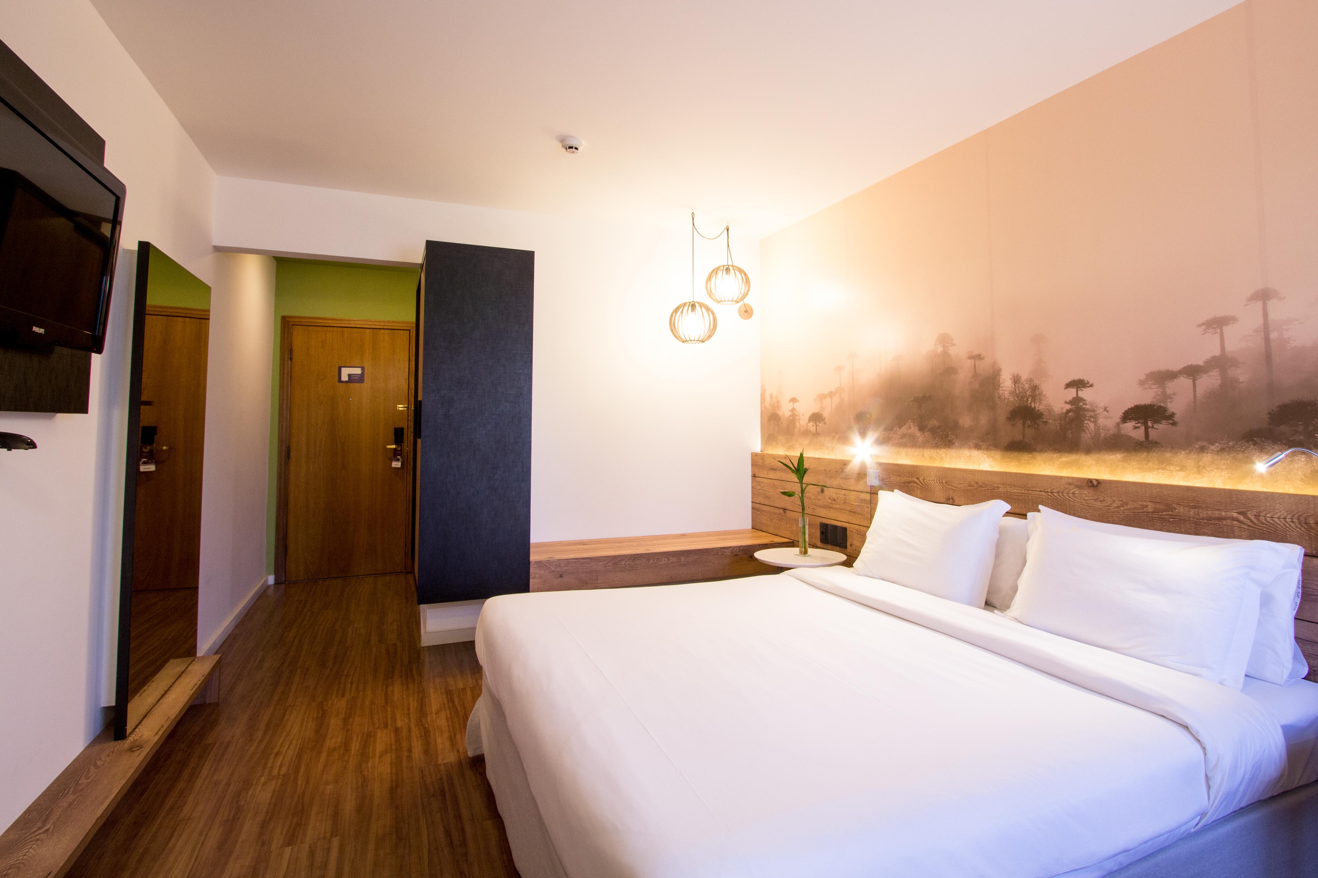 São José dos Pinhais Hotel Cassino Tower Curitiba Aeroporto By Nacional Inn מראה חיצוני תמונה