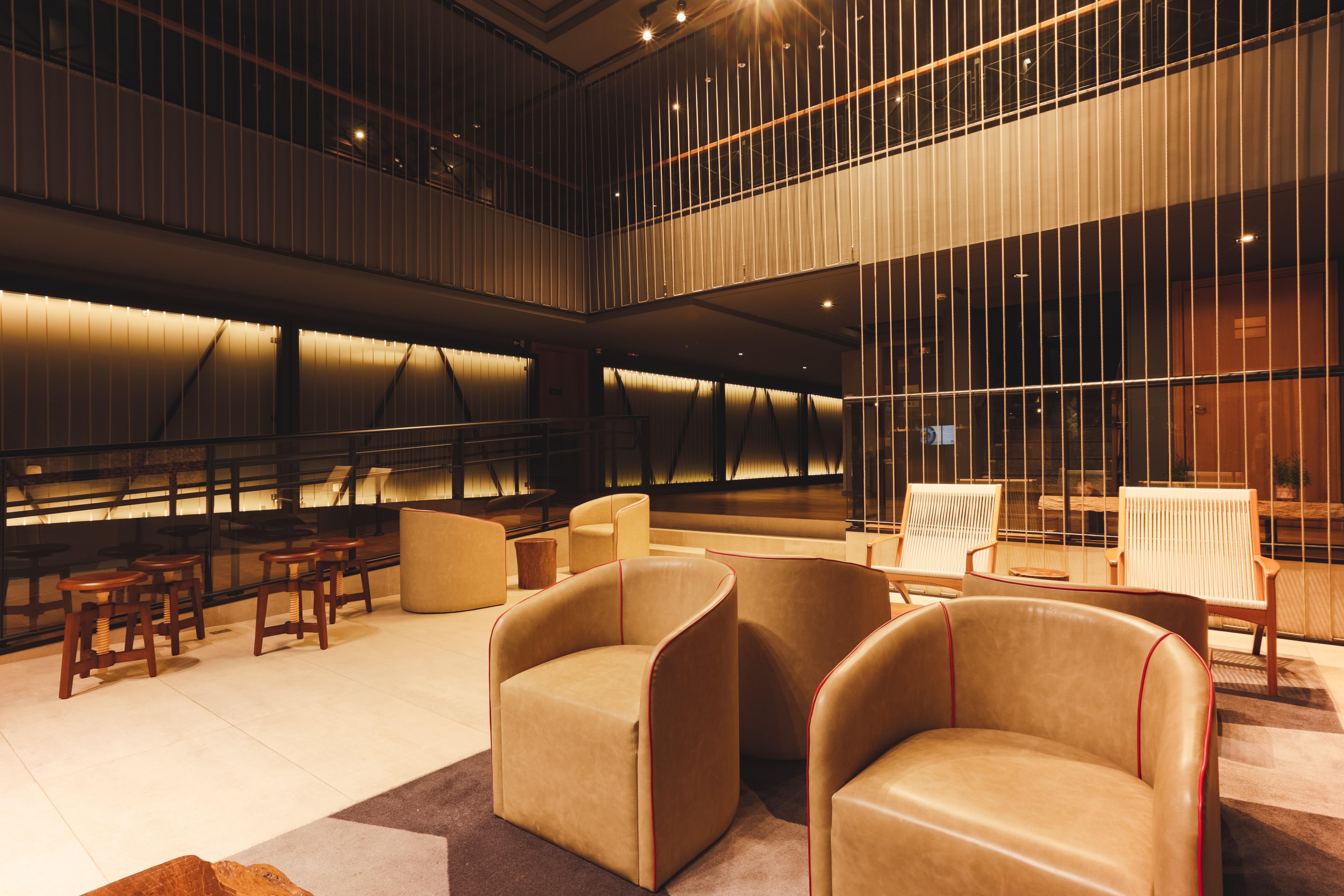 São José dos Pinhais Hotel Cassino Tower Curitiba Aeroporto By Nacional Inn מראה חיצוני תמונה