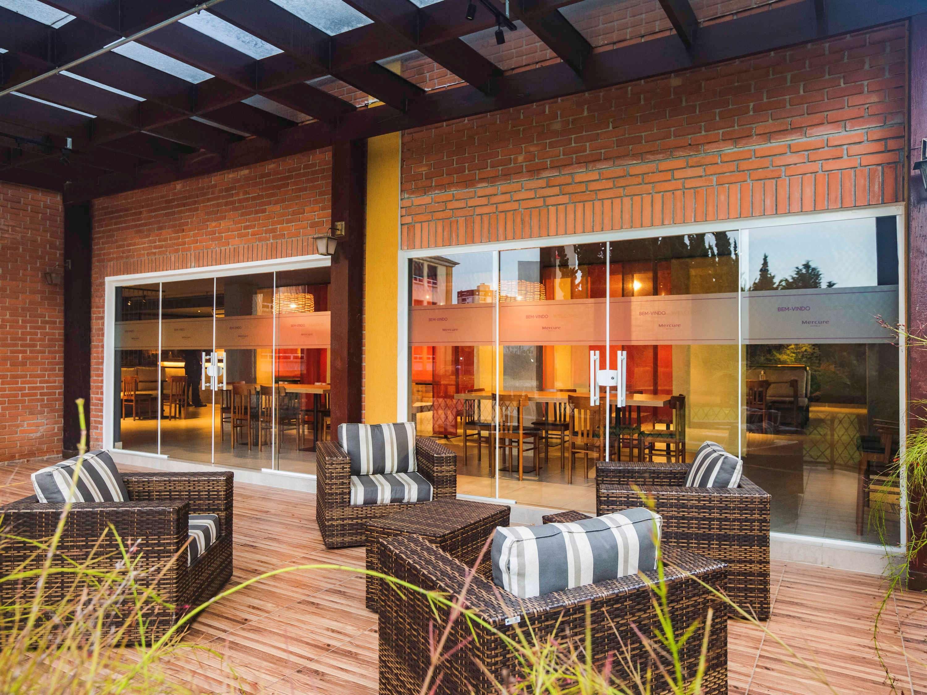 São José dos Pinhais Hotel Cassino Tower Curitiba Aeroporto By Nacional Inn מראה חיצוני תמונה