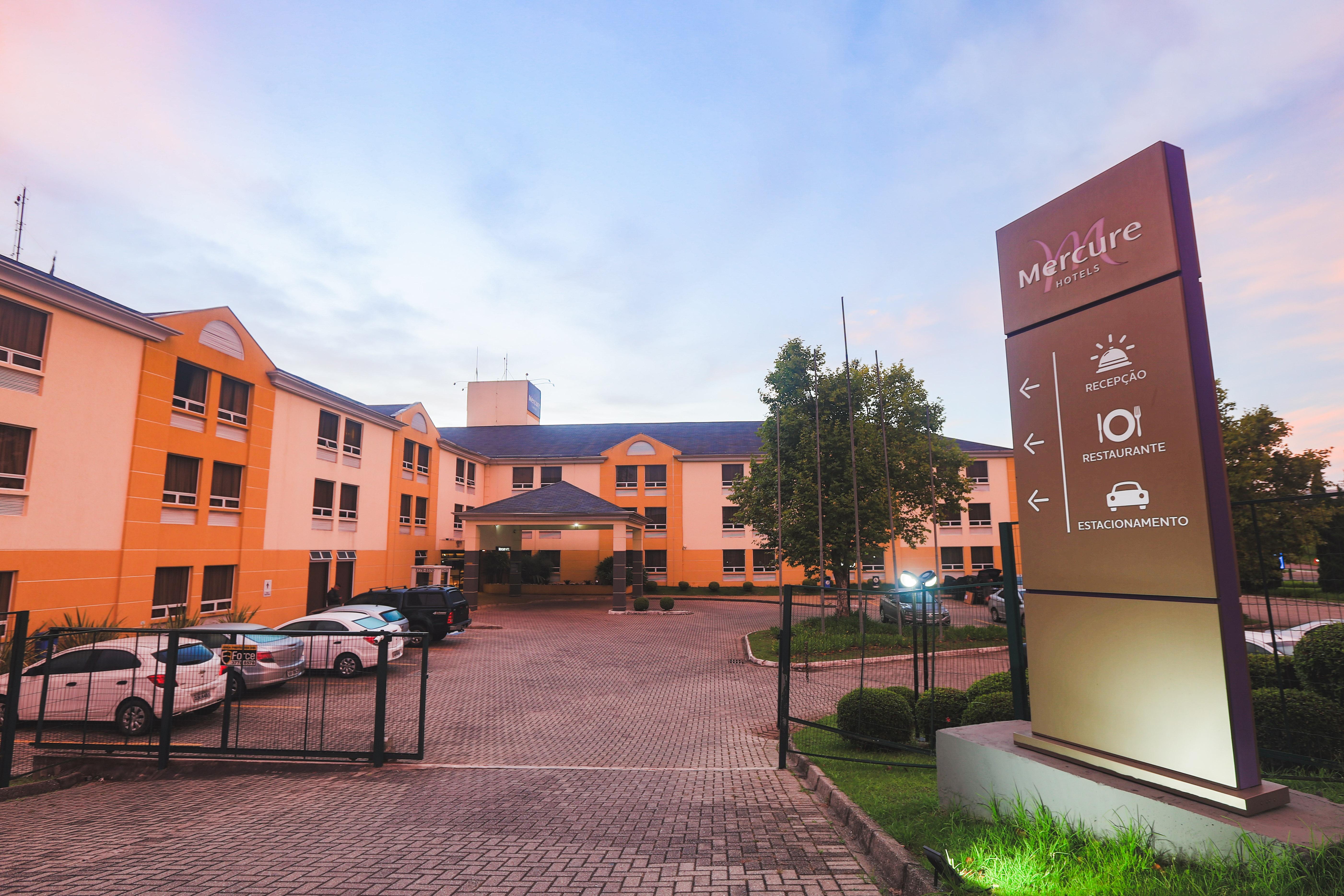 São José dos Pinhais Hotel Cassino Tower Curitiba Aeroporto By Nacional Inn מראה חיצוני תמונה