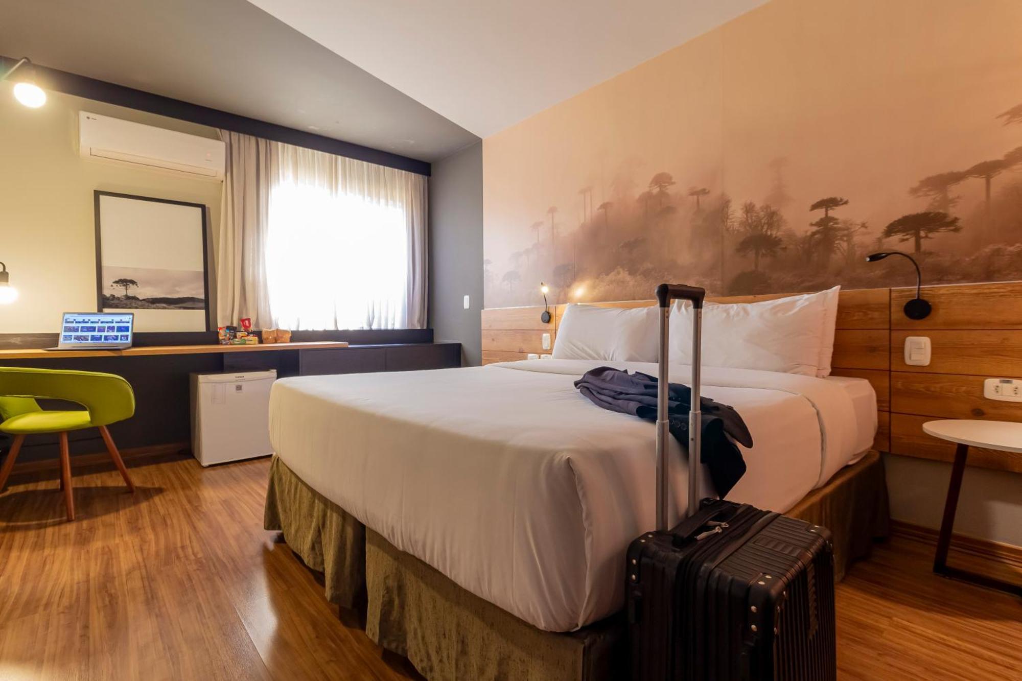 São José dos Pinhais Hotel Cassino Tower Curitiba Aeroporto By Nacional Inn מראה חיצוני תמונה