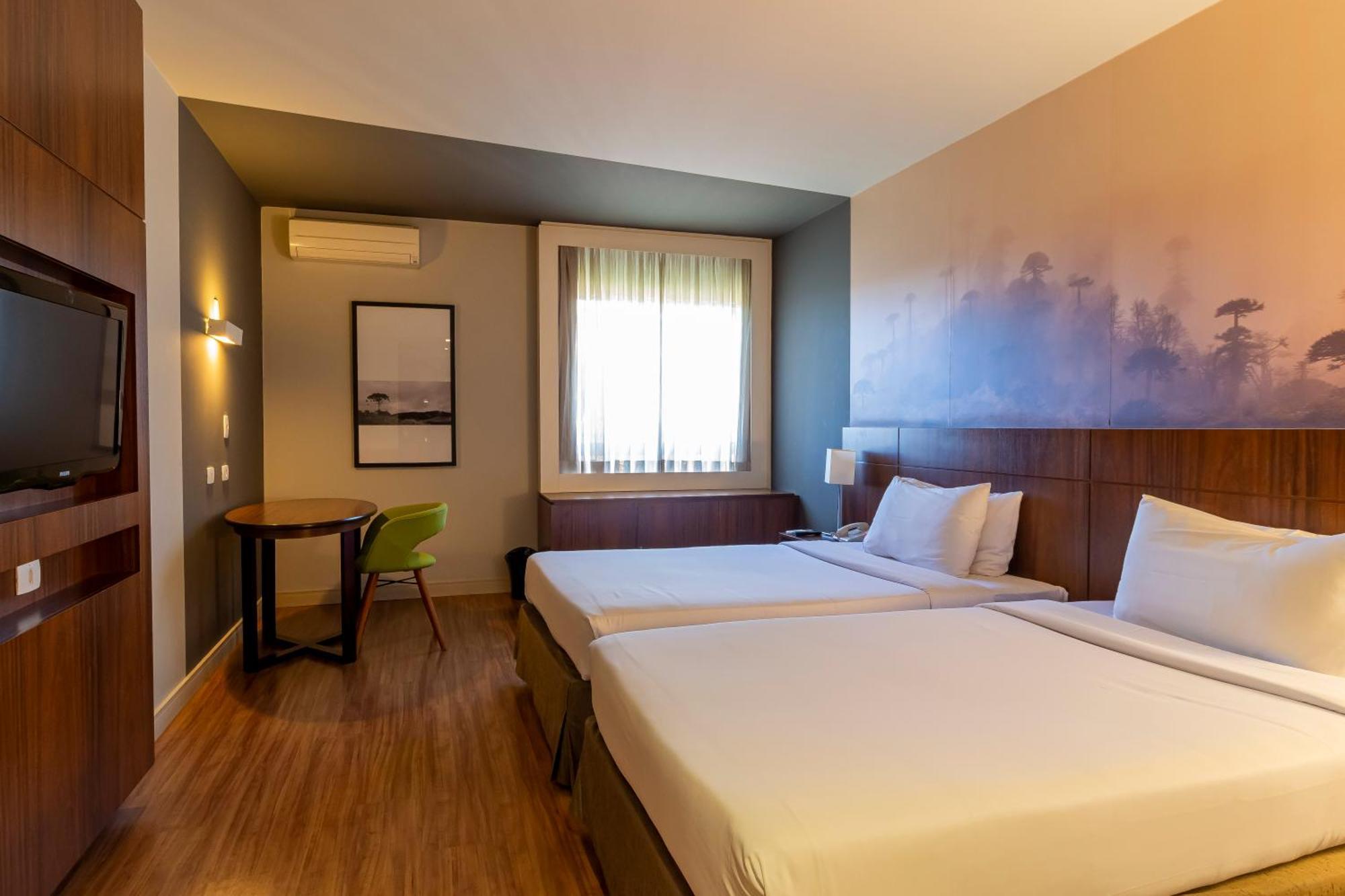 São José dos Pinhais Hotel Cassino Tower Curitiba Aeroporto By Nacional Inn מראה חיצוני תמונה