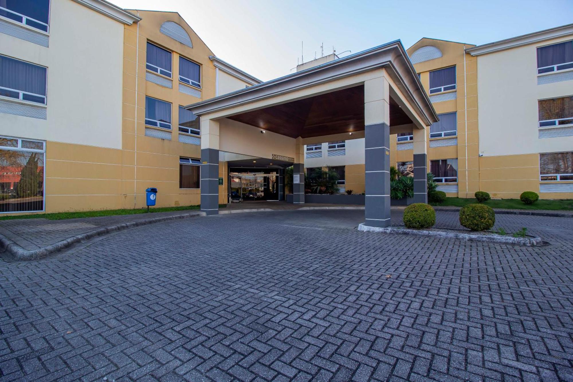 São José dos Pinhais Hotel Cassino Tower Curitiba Aeroporto By Nacional Inn מראה חיצוני תמונה