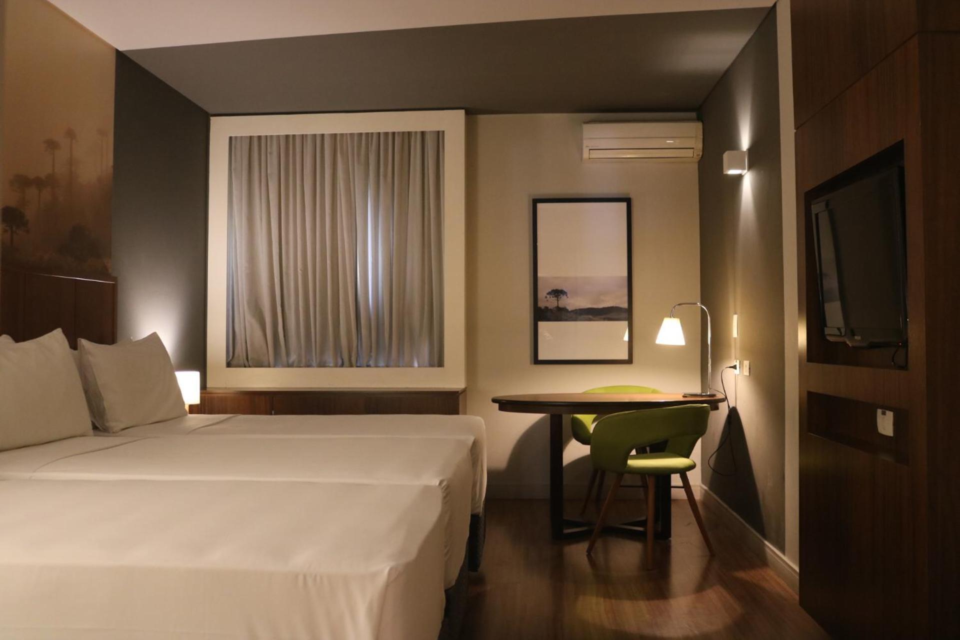 São José dos Pinhais Hotel Cassino Tower Curitiba Aeroporto By Nacional Inn מראה חיצוני תמונה